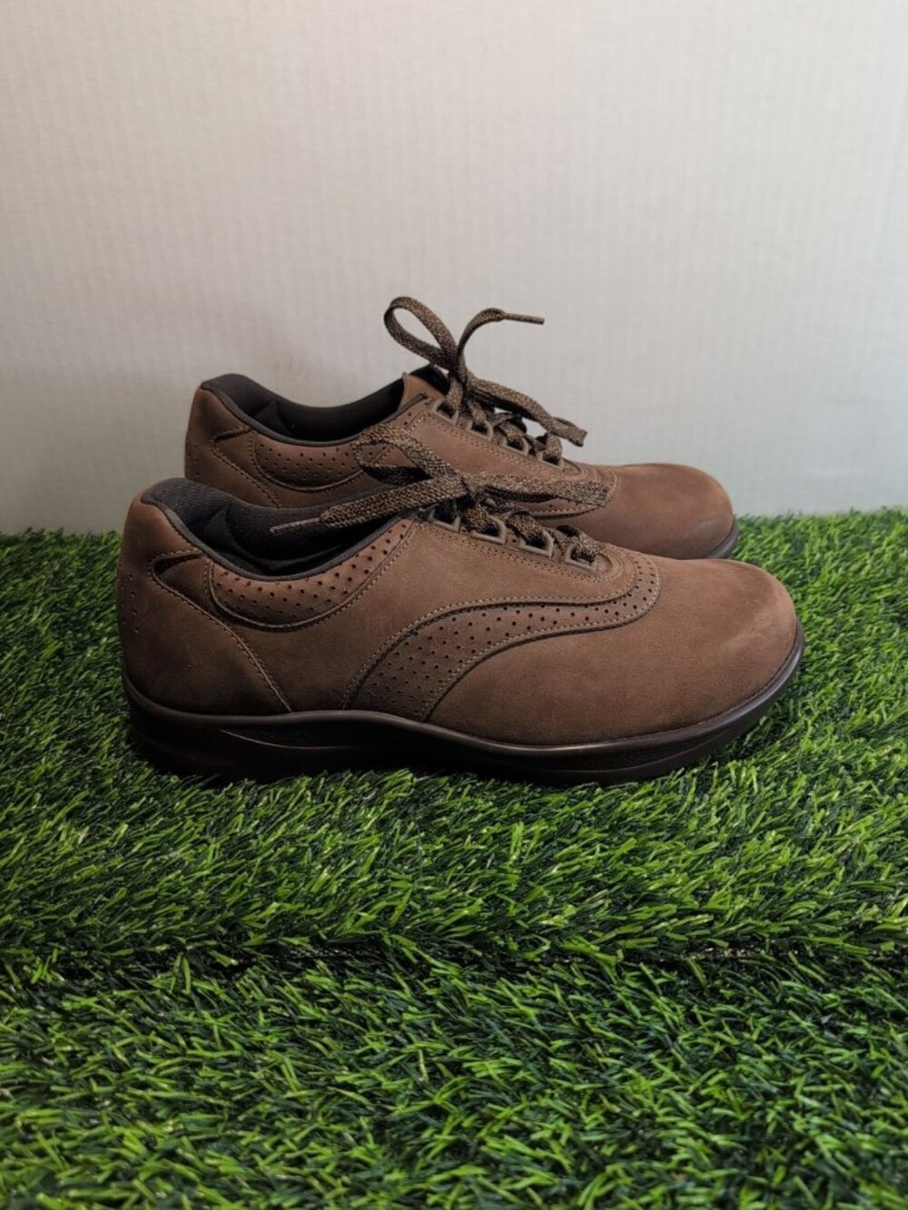 SAS Womens Shoes Walk Easy Size 9WW Brown Comfort Walking Oxford Pre Owned